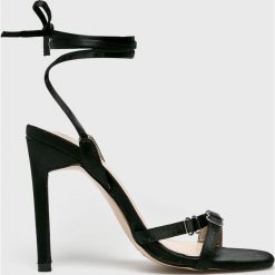 Public Desire - Sandały. Szare sandały damskie marki Public Desire, z materiału, na obcasie. W wyprzedaży za 119,90 zł.