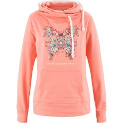 Bluzy damskie: Bluza z kapturem bonprix łososiowy jasnoróżowy z nadrukiem
