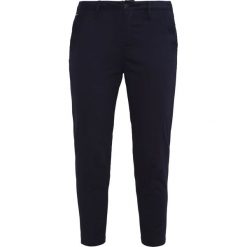 GStar BRONSON MID SKINNY CHINO Spodnie materiałowe mazarine blue. Niebieskie chinosy damskie marki G-Star, z elastanu. W wyprzedaży za 413,10 zł.
