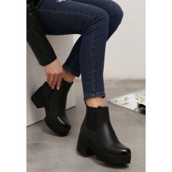 Czarne Botki Isadora. Czarne botki damskie Born2be, za kostkę, bez obcasa, na obcasie, na zamek. Za 159,99 zł.