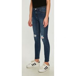 Answear - Jeansy. Niebieskie jeansy damskie ANSWEAR, s. W wyprzedaży za 59,90 zł.