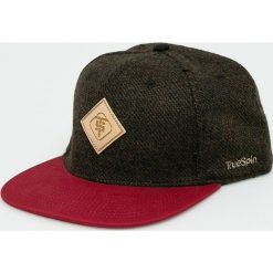 True Spin - Czapka Chevron. Pomarańczowe czapki męskie True Spin, bez wzorów, z poliesteru. W wyprzedaży za 25,90 zł.