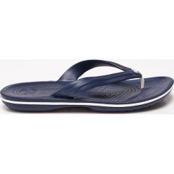 Crocs - Japonki. Niebieskie kapcie męskie Crocs, z materiału, bez zapięcia. Za 109,90 zł.