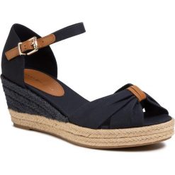 Espadryle TOMMY HILFIGER - Basic Opened Toe Mid Wedge FW0FW04785 Desert Sky DW5. Niebieskie espadryle damskie TOMMY HILFIGER, bez wzorów, ze skóry, bez obcasa, na obcasie. W wyprzedaży za 239,00 zł.