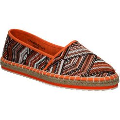 ESPADRYLE MARCO TOZZI 2-24203-26. Brązowe espadryle damskie marki Marco Tozzi, bez wzorów, bez obcasa. Za 79,99 zł.