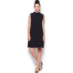 Elegancka Sukienka z Niskim Golfem - Czarny. Czarne sukienki damskie Molly.pl, na co dzień, s, bez wzorów, eleganckie, z golfem, bez rękawów, proste. Za 145,90 zł.