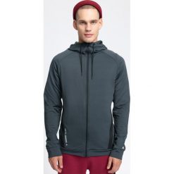Bluza męska BLM260 - ciemny szary. Szare bluzy męskie marki 4f, m, bez wzorów, z dzianiny, z kapturem, bez rękawów, z kapturem. W wyprzedaży za 79,99 zł.