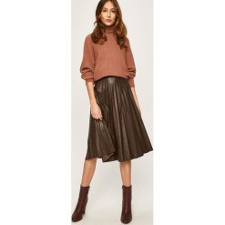 Answear - Spódnica. Pomarańczowe spódniczki damskie ANSWEAR, na co dzień, s, bez wzorów, z poliesteru, casualowe, midi, rozkloszowane. Za 149,90 zł.