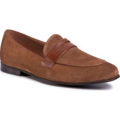 Mokasyny GINO ROSSI - MI23-ASTER-01 Camel. Pomarańczowe mokasyny męskie Gino Rossi, na co dzień, bez wzorów, ze skóry, eleganckie, bez zapięcia. Za 279,99 zł.