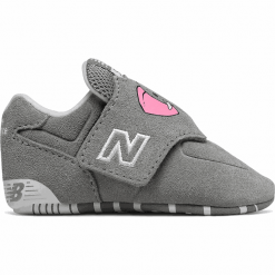 New Balance CC574ZOE. Buciki niemowlęce New Balance, bez zapięcia. W wyprzedaży za 69,99 zł.