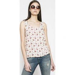 Calvin Klein Jeans - Top. Białe topy damskie marki Calvin Klein Jeans, s, z poliesteru, z okrągłym kołnierzem. W wyprzedaży za 199,90 zł.