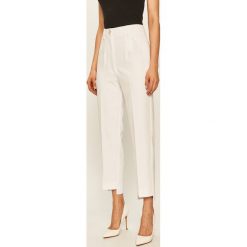Guess Jeans - Spodnie. Białe spodnie damskie Guess Jeans, s, z poliesteru. Za 419,90 zł.
