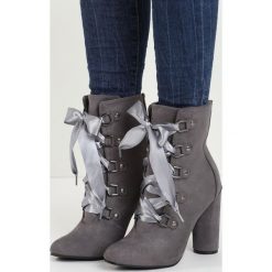 Szare Botki Soft Walk. Szare botki damskie lity Born2be, z weluru, na wysokim obcasie, na sznurówki. Za 89,99 zł.