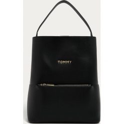 Tommy Hilfiger - Plecak. Niebieskie plecaki damskie TOMMY HILFIGER, z aplikacjami, ze skóry ekologicznej. Za 749,90 zł.