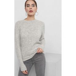 Puszysty sweter. Szare swetry klasyczne damskie Orsay, s, z dzianiny, z okrągłym kołnierzem. Za 79,99 zł.