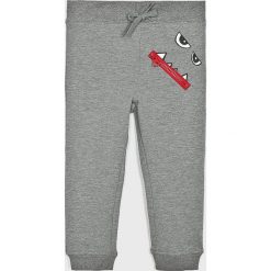 Name it - Spodnie dziecięce. Szare spodnie chłopięce Name it, bez wzorów, z elastanu, casualowe. W wyprzedaży za 49,90 zł.