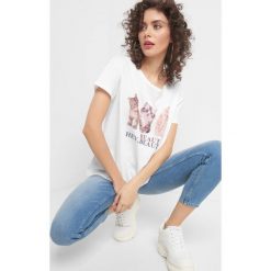 T-shirt oversize z nadrukiem. Białe koszulki damskie Orsay, xs, z nadrukiem, z bawełny, bez kołnierzyka, z krótkim rękawem. W wyprzedaży za 20,00 zł.