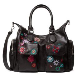 Desigual torebka damska Bols Rep Nanit London czarna. Czarne torebki klasyczne damskie Desigual, bez wzorów, eleganckie, na ramię, bez dodatków. Za 349,00 zł.