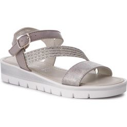 Sandały MARCO TOZZI - 2-28636-22 Silver Comb 948. Szare klapki damskie Marco Tozzi, bez wzorów, z zamszu, bez obcasa. W wyprzedaży za 199,00 zł.