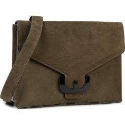 Torebka COCCINELLE - EJ6 Ambrine Cross Suede E1 EJ6 15 02 01 Evergreen G06. Zielone listonoszki damskie Coccinelle, z aplikacjami, ze skóry, na ramię, zdobione, bez dodatków. W wyprzedaży za 909,00 zł.