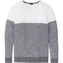 Sweter z okrągłym dekoltem bonprix biało-czarny. Białe swetry męskie bonprix, s, bez wzorów, z okrągłym kołnierzem, bez kaptura. Za 69,99 zł.