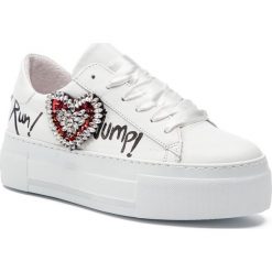 Sneakersy TOGOSHI - TG-13-02-000077 102. Białe półbuty damskie Togoshi, bez wzorów, ze skóry, bez obcasa, na koturnie, bez zapięcia. Za 499,00 zł.