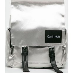 Calvin Klein - Plecak. Szare plecaki damskie Calvin Klein, z aplikacjami, z poliesteru. W wyprzedaży za 479,90 zł.