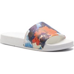Klapki DESIGUAL - 19SUBK01 1000. Szare klapki damskie Desigual, bez wzorów, ze skóry ekologicznej, bez obcasa. W wyprzedaży za 109,00 zł.