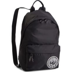 Plecak MCQ ALEXANDER MCQUEEN - Swallow Classic Backpack 494507 R4B83 1000 Darkest Black. Czarne plecaki męskie McQ Alexander McQueen, bez wzorów, z materiału. W wyprzedaży za 759,00 zł.