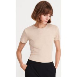 T-shirt z prążkowanej dzianiny - Beżowy. Brązowe t-shirty damskie Reserved, s, bez wzorów, z dzianiny, bez kołnierzyka. Za 59,99 zł.