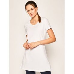 Sukienka codzienna EA7 Emporio Armani 3HTT14 TJ29Z 1100. Białe sukienki damskie EA7 Emporio Armani, na co dzień, xs, bez wzorów, z elastanu, bez kołnierzyka, bez rękawów, proste. W wyprzedaży za 169,00 zł.