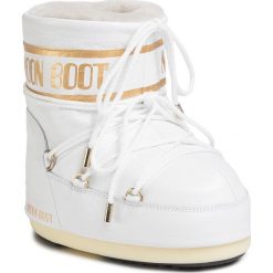Śniegowce MOON BOOT - Mb Classic Low 50 Crocodile 14089600002 White. Białe kozaki damskie Moon Boot, na zimę, ze skóry, bez obcasa, bez zapięcia. W wyprzedaży za 1549,00 zł.