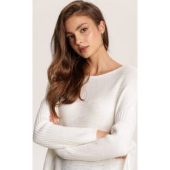 Biały Sweter Priseva. Białe swetry damskie Renee, uniwersalny, bez wzorów, casualowe, bez rękawów, bez kaptura. Za 129,99 zł.