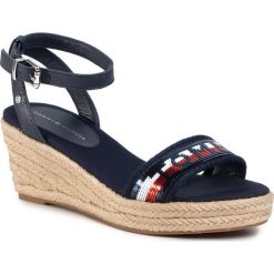 Espadryle TOMMY HILFIGER - Tommy Sequins Mid Wedge Sandal FW0FW04934 Sport Navy DB9. Niebieskie espadryle damskie TOMMY HILFIGER, bez wzorów, ze skóry, bez obcasa, na obcasie. W wyprzedaży za 189,00 zł.