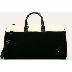 Tommy Hilfiger - Torba. Czarne torby męskie skórzane TOMMY HILFIGER, w paski, z poliesteru, casualowe, na ramię, małe. W wyprzedaży za 699,90 zł.