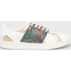 Desigual - Buty. Białe buty sportowe damskie Desigual, bez wzorów, ze skóry, sportowe. W wyprzedaży za 199,90 zł.