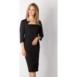 Sukienka w kolorze czarnym. Czarne sukienki damskie Moda na kolor, xs, bez wzorów, z dekoltem na plecach, bez rękawów, midi. W wyprzedaży za 124,95 zł.