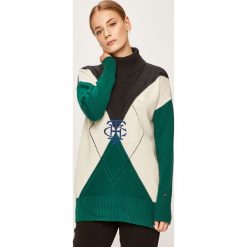 Tommy Hilfiger - Sweter. Swetry damskie TOMMY HILFIGER, s, z aplikacjami, z bawełny, bez rękawów, bez kaptura. W wyprzedaży za 599,90 zł.