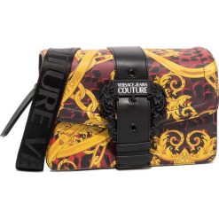 Torebka VERSACE JEANS COUTURE - E1VVBBFA 71409 500. Czerwone listonoszki damskie Versace Jeans Couture, na imprezę, bez wzorów, z jeansu, na ramię, bez dodatków. W wyprzedaży za 619,00 zł.