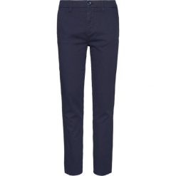 Spodnie materiałowe Guess Myron M02B26 WCRL1. Niebieskie jeansy męskie Guess, m, z aplikacjami. Za 419,00 zł.