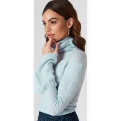 NA-KD Dzianinowy sweter z szerokim rękawem i golfem - Blue. Niebieskie swetry damskie NA-KD, bez wzorów, z dzianiny, bez rękawów. W wyprzedaży za 60,97 zł.