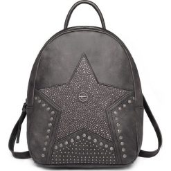Tamaris plecak damski ALEA Backpack 3191192 czarny. Czarne plecaki damskie Tamaris, w paski, ze skóry. Za 279,00 zł.