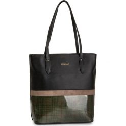 Torebka MONNARI - BAGA250-M20 Black With Green. Czarne torebki klasyczne damskie Monnari, bez wzorów, ze skóry ekologicznej, na ramię, bez dodatków. W wyprzedaży za 199,00 zł.