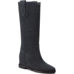 Kozaki TWINSET - Stivale CA8TCA Piombo 00011. Niebieskie kozaki damskie Twinset, ze skóry, bez obcasa, na obcasie, bez zapięcia. W wyprzedaży za 849,00 zł.