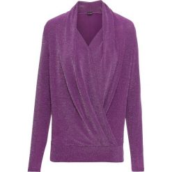 Shirt z założeniem kopertowym z połyskiem bonprix fiołkowy. Fioletowe koszulki damskie marki bonprix, bez wzorów, z dżerseju, bez kołnierzyka, bez rękawów. Za 109,99 zł.