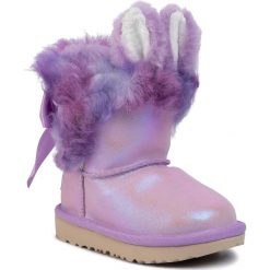 Buty UGG - T Paz Classic II 1103624T Obls. Różowe śniegowce dziewczęce Ugg, bez zapięcia. W wyprzedaży za 409,00 zł.