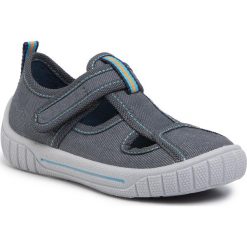 Kapcie SUPERFIT - 6-00272-20 M Grau. Szare sandały chłopięce Superfit, z tworzywa sztucznego, bez zapięcia. Za 129,00 zł.