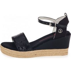 U.S. POLO ASSN. sandały damskie Cefalonia 40 czarne. Czarne sandały damskie U.S. Polo Assn., bez wzorów, bez obcasa, bez zapięcia. Za 389,00 zł.
