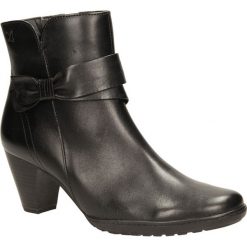 BOTKI CAPRICE 9-25320-23. Czarne botki damskie marki Caprice, bez obcasa, bez zapięcia. Za 159,99 zł.