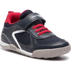 Sneakersy GEOX - J Nekkar B.A J925YA 0MEBC C0735 S Navy/Red. Niebieskie trampki chłopięce Geox, bez wzorów, ze skóry ekologicznej, na rzepy. W wyprzedaży za 169,00 zł.